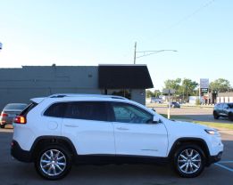 2017 JEEP CHEROKEE SUV V6, 3.2 LITER LIMITED SPORT UTILITY 4D
