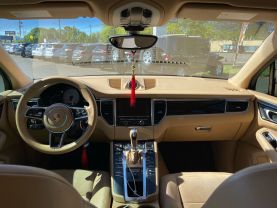 2015 PORSCHE MACAN