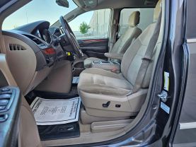 2016 CHRYSLER TOWN & COUNTRY PASSENGER V6, 3.6 LITER TOURING MINIVAN 4D