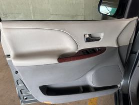 2014 TOYOTA SIENNA PASSENGER V6, 3.5 LITER XLE MINIVAN 4D