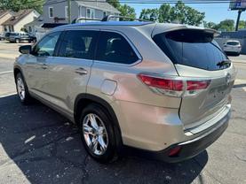 2014 TOYOTA HIGHLANDER SUV TAN AUTOMATIC - Auto Spot