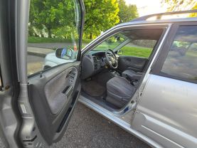 2002 SUZUKI GRAND VITARA SUV V6, 2.5 LITER JLX HARD TOP SPORT UTILITY 4D