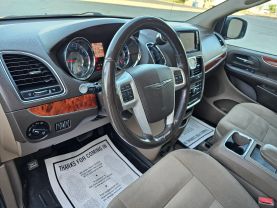 2016 CHRYSLER TOWN & COUNTRY PASSENGER V6, 3.6 LITER TOURING MINIVAN 4D