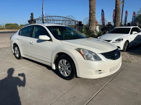 2010 Nissan Altima - Image 2