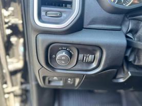 2019 RAM 1500 CREW CAB PICKUP V8, HEMI, 5.7 LITER BIG HORN PICKUP 4D 5 1/2 FT