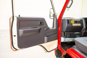 1996 TOYOTA HIACE TRUCK 3L FIRE TRUCK