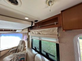 Used 2009 DAMON AVANTI SERIES CLASS A - 3106 WORKHORSE - LA Auto Star located in Virginia Beach, VA