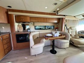 Used 2009 DAMON AVANTI SERIES CLASS A - 3106 WORKHORSE - LA Auto Star located in Virginia Beach, VA