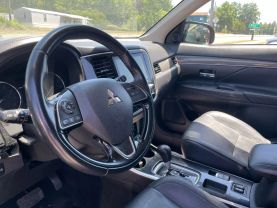 2020 Mitsubishi Outlander - Image 10