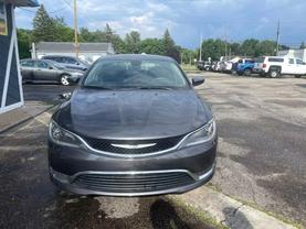 2015 Chrysler 200 - Image 2