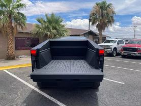 2024 TESLA CYBERTRUCK PICKUP DUAL AC ELECTRIC MOTORS ALL-WHEEL DRIVE PICKUP 4D 6 FT