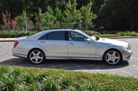 2012 MERCEDES-BENZ S-CLASS SEDAN V8, TWIN TURBO, 4.6 LITER S 550 SEDAN 4D