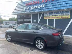 2015 Chrysler 200 - Image 4