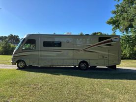 Used 2009 DAMON AVANTI SERIES CLASS A - 3106 WORKHORSE - LA Auto Star located in Virginia Beach, VA