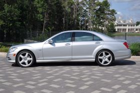 2012 MERCEDES-BENZ S-CLASS SEDAN V8, TWIN TURBO, 4.6 LITER S 550 SEDAN 4D
