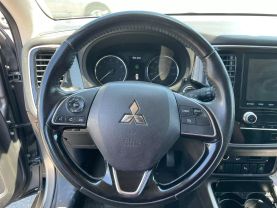 2020 Mitsubishi Outlander - Image 15