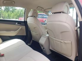 2015 Hyundai Sonata Se Sedan 4d - Image 24