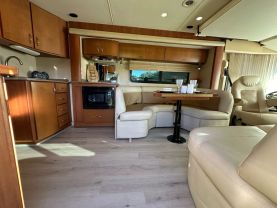 Used 2009 DAMON AVANTI SERIES CLASS A - 3106 WORKHORSE - LA Auto Star located in Virginia Beach, VA