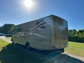 Used 2009 DAMON AVANTI SERIES CLASS A - 3106 WORKHORSE - LA Auto Star located in Virginia Beach, VA