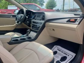 2015 Hyundai Sonata Se Sedan 4d - Image 29