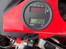 2023 GRAVELY 600 COMMERCIAL LAWN MOWER - -