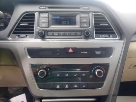 2015 Hyundai Sonata Se Sedan 4d - Image 16