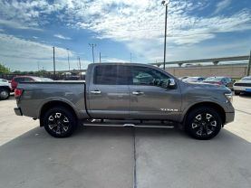 2023 NISSAN TITAN CREW CAB PICKUP V8, 5.6 LITER PLATINUM RESERVE PICKUP 4D 5 1/2 FT