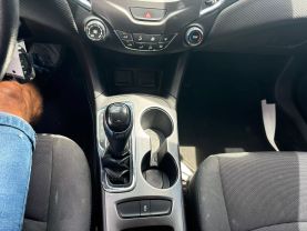 2017 Chevrolet Cruze - Image 13