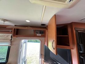 Used 2009 DAMON AVANTI SERIES CLASS A - 3106 WORKHORSE - LA Auto Star located in Virginia Beach, VA