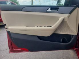 2015 Hyundai Sonata Se Sedan 4d - Image 13