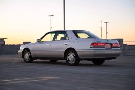 1999 TOYOTA CROWN SEDAN 2JZ-GE ROYAL SALOON ANNIVERSARY PACKAGE