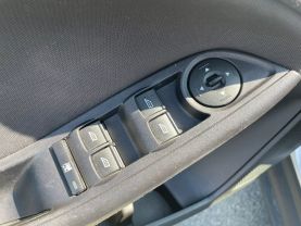 2016 Ford Focus - Image 38