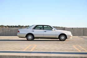 1999 TOYOTA CROWN SEDAN 2JZ-GE ROYAL SALOON ANNIVERSARY PACKAGE