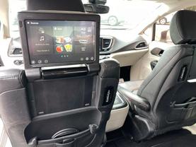 2017 Chrysler Pacifica - Image 8