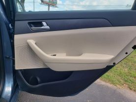 2017 Hyundai Sonata Sedan 4d - Image 26