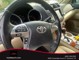 2011 TOYOTA HIGHLANDER