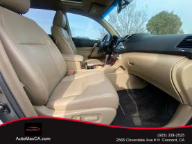 2011 TOYOTA HIGHLANDER
