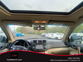2011 TOYOTA HIGHLANDER
