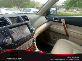 2011 TOYOTA HIGHLANDER