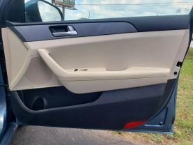 2017 Hyundai Sonata Sedan 4d - Image 31