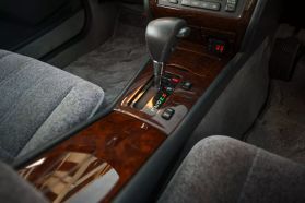 1999 TOYOTA CROWN SEDAN 2JZ-GE ROYAL SALOON ANNIVERSARY PACKAGE