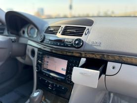 2004 MERCEDES-BENZ E-CLASS SEDAN V8, 5.0 LITER E 500 SEDAN 4D