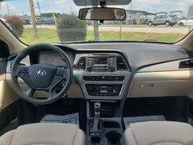 2017 Hyundai Sonata Sedan 4d - Image 27