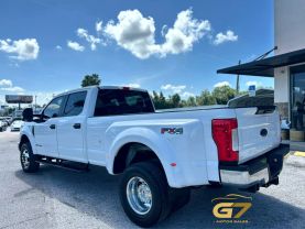 2019 Ford F350 Super Duty Crew Cab - Image 9