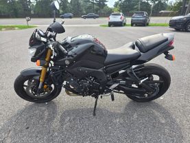 2011 YAMAHA FZ8 SPORTBIKES - -