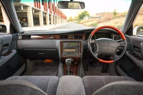 1999 TOYOTA CROWN SEDAN 2JZ-GE ROYAL SALOON ANNIVERSARY PACKAGE