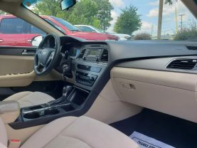 2017 Hyundai Sonata Sedan 4d - Image 30