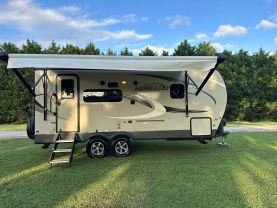 Used 2021 ROCKWOOD BY FOREST RIVER MINI LITE TRAVEL TRAILER - 2205S - LA Auto Star located in Virginia Beach, VA