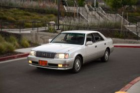 1999 TOYOTA CROWN SEDAN 2JZ-GE ROYAL SALOON ANNIVERSARY PACKAGE