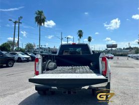 2019 Ford F350 Super Duty Crew Cab - Image 4
